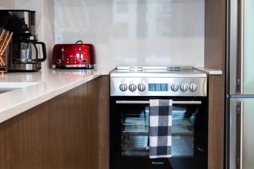 Dapur atau dapur kecil di 149BK-302 New Construction 1BR WD in unit Balcony