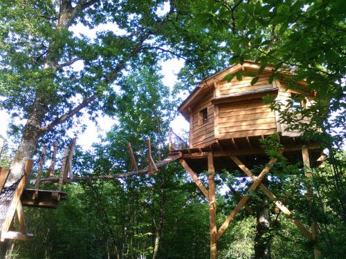 Das Gebäude in dem sich das Ferienhaus befindet