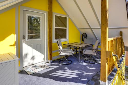 Winter Haven Apt 1 Mi to Polk State College!にあるシーティングエリア