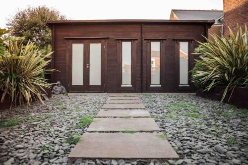 Κήπος έξω από το Summerhouse @ 73 (Forest of Dean) Gloucestershire