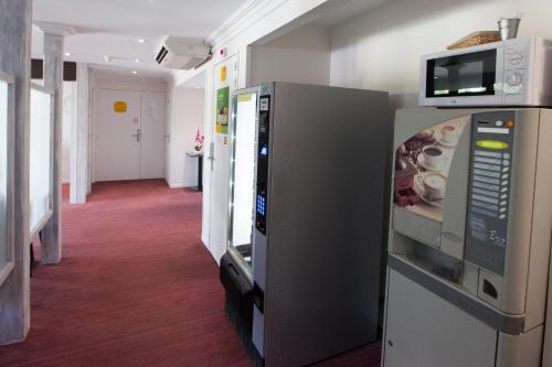 Gallery image of The Originals Access, Hôtel Bordeaux Lac in Bruges