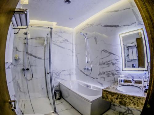 Koupelna v ubytování Adisson Hotel Baku
