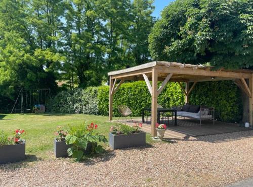 Photo de la galerie de l'établissement La maison des caves, à Châteauvieux