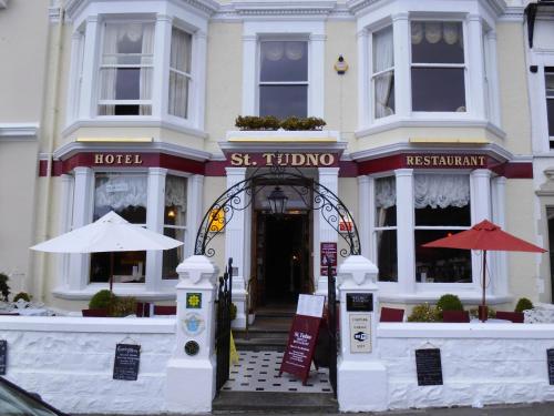 The building where the hotel is located 