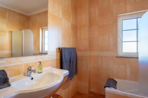 Porto de Mos 86 by Destination Algarve