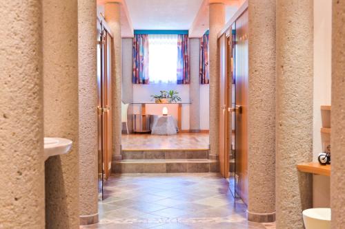 Koupelna v ubytování Almhotel Fichtenheim