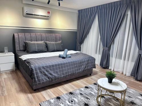 เตียงในห้องที่ Luxury Suite Arte Cheras at Kuala Lumpur