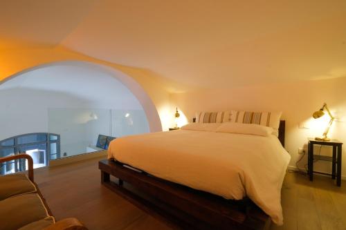 Кровать или кровати в номере Old Stone House