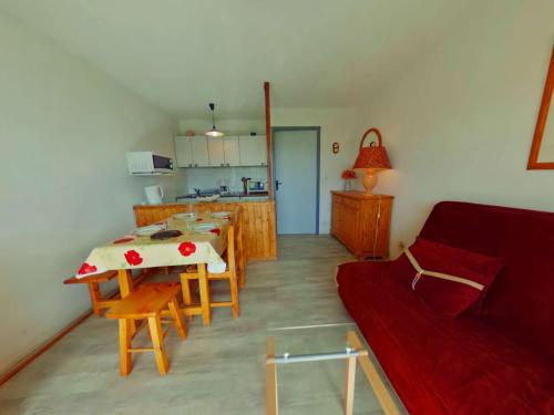 Appartement Cosy 2 Pièces aux Saisies - 5 Pers, Centre Station, Balcon Sud - FR-1-594-97