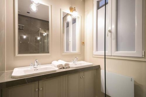 Modern and Cosy flat in the heart of Notre Dame