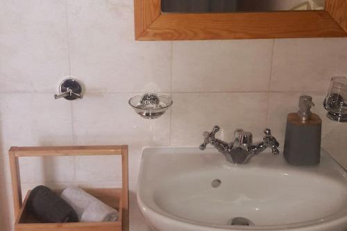 Ένα μπάνιο στο Little Penthouse with Open Terrace