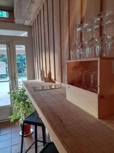 Gallery image of Hôtel Restaurant Platanes - KB HOTEL GROUP in Étauliers