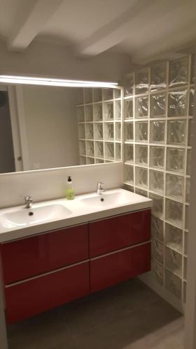 Apart 2 beds 1 sofabed downtown 31 nigths min Barcelona