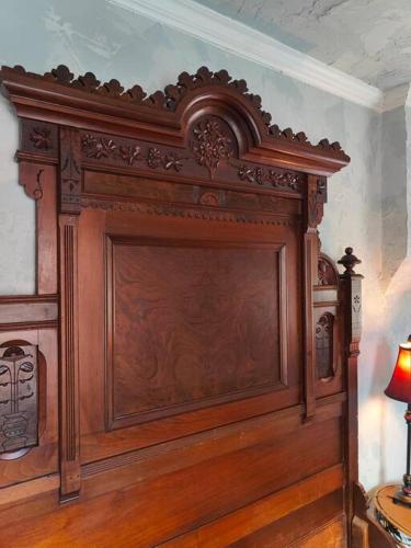 Gallery image of The vampire's den, downtown big house, pets ok in Fort Smith