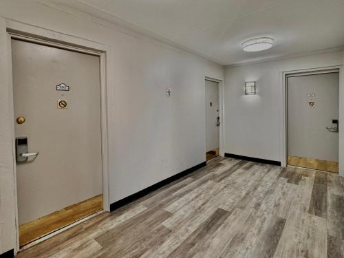 Gambar di galeri bagi Discovery Inn di Midvale