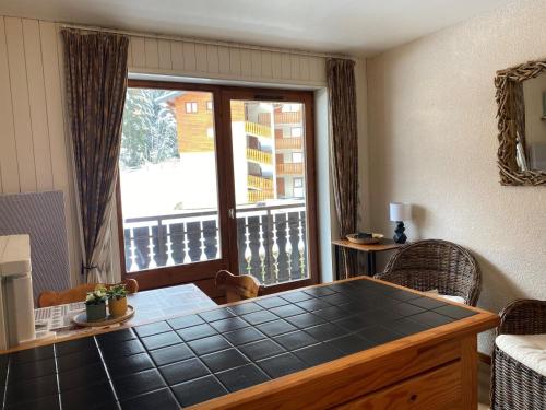 Spacieux appartement pour 6 personnes avec parking inclus - FR-1-198-230