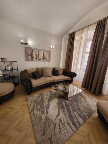 MONAR Exclusive Center FREE Parking in Garage