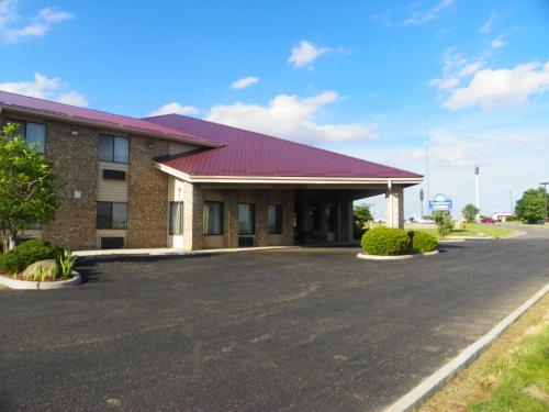 Royalton Inn & Suites Upper Sandusky – Photos 3
