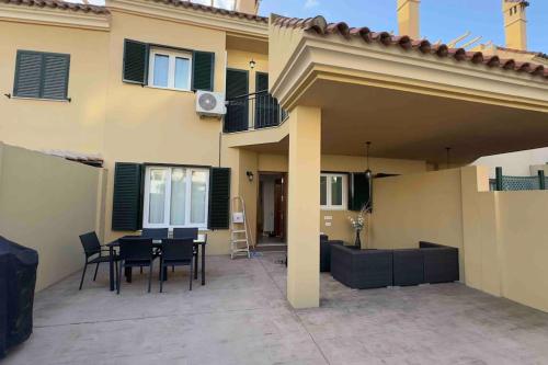 Φωτογραφία από το άλμπουμ του Chalet Adosado Cerca Gibraltar σε Alcaidesa