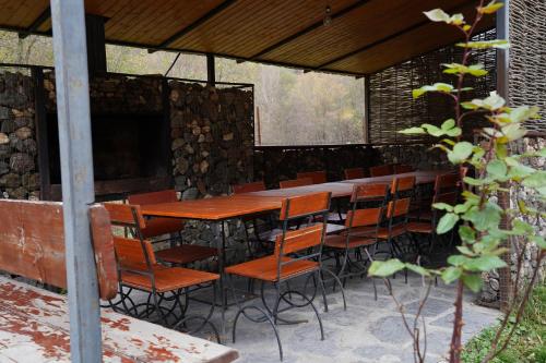 Tourist Complex Khomiにあるレストランまたは飲食店