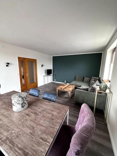 Ruang duduk di Moderne gemütliche Wohnung in Glinde