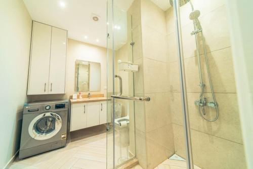 Ένα μπάνιο στο Family-friendly 1 Bedroom Suite Pyramids Giza