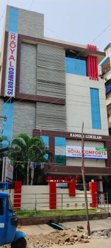 The Royal Comforts – Photos 3