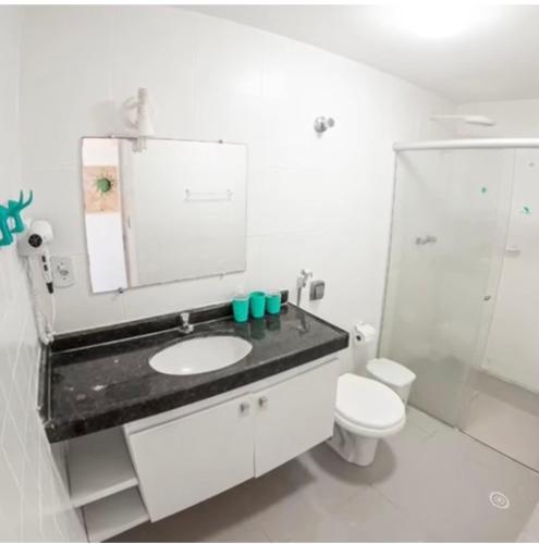 Ένα μπάνιο στο Flat no Apart Hotel Marinas beira mar