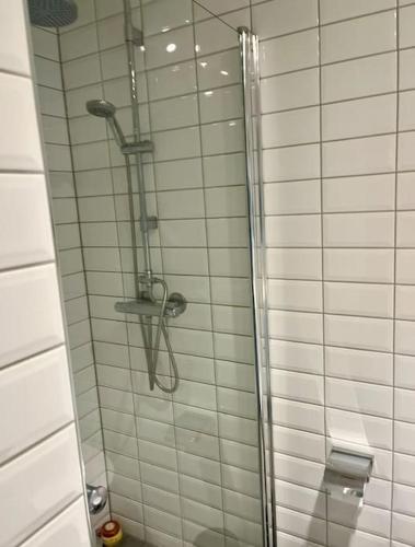 Ванная комната в Fin leilighet i Oslo