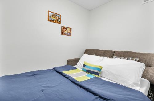 Postel nebo postele na pokoji v ubytování Modern 1 Bedroom + Den in Cambridge