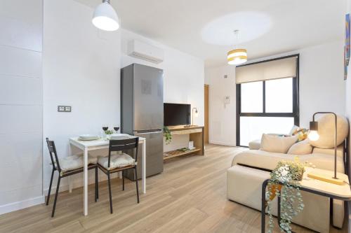 -MalagaSunApts-Cervantes Pool&Parking