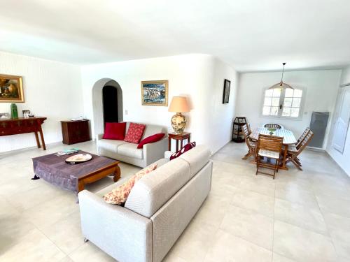 VILLA RAPHAEL - Charming Villa - Pool, Panoramic SeaView, AC, WIFI