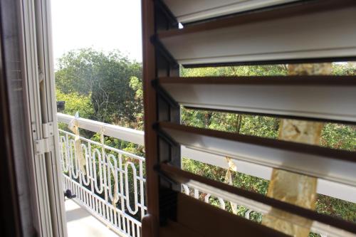 widok z drzwi na balkon w obiekcie Camera a Grammichele w mieście Grammichele