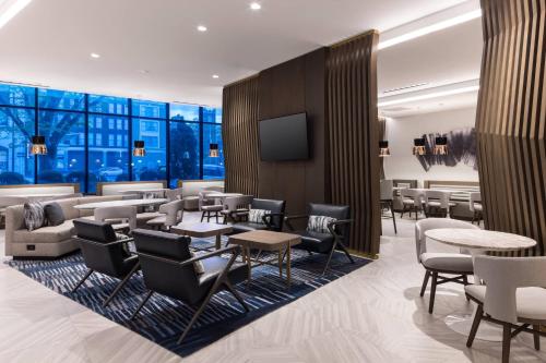 Χώρος καθιστικού στο Richmond Marriott