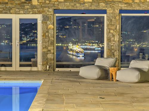 Piscina di Villa Petrolefko By Ethos Hospitality o nelle vicinanze