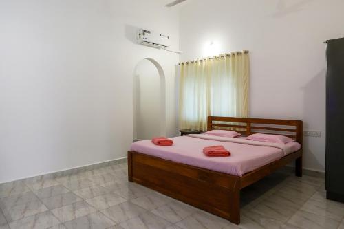 Postel nebo postele na pokoji v ubytování Hill Top Nest