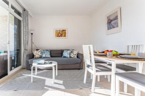 Tranquil 2BR Coastal Bliss