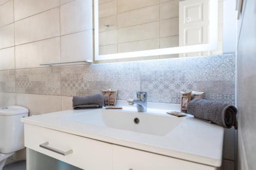 Tranquil 2BR Coastal Bliss