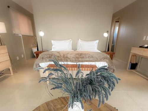 Кровать или кровати в номере Bagatelle Kalahari Boutique Farmhouse Lodge