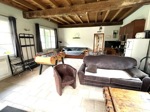 Χώρος καθιστικού στο Relais de Poste des Templiers, jacuzzi en option