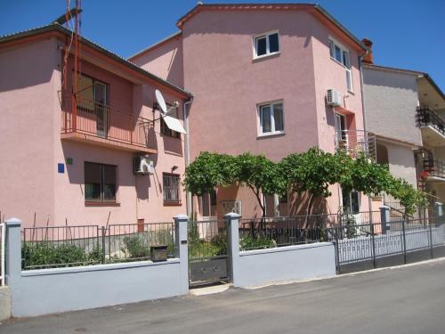 Dina Apartments