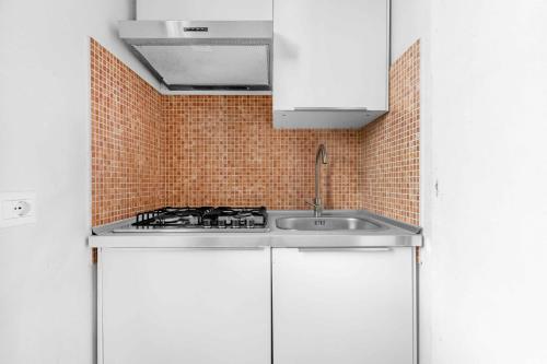 MI8 -10 minutes from the Duomo- Large Apartment