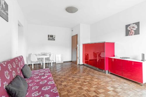 MI8 -10 minutes from the Duomo- Large Apartment