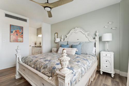 Ένα ή περισσότερα κρεβάτια σε δωμάτιο στο Oceanfront Beach House, Satellite Beach