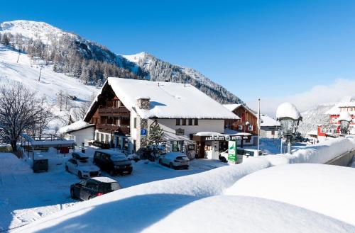 Hotel Falknerei Galina