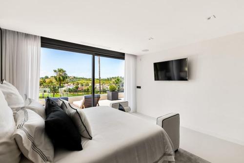 Villa OAK - 6-Bedroom Villa with Cinema Room and Pool