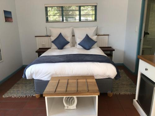 Katil atau katil-katil dalam bilik di BlueSky Arniston Guest House