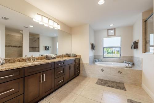 Vannituba majutusasutuses BRAND NEW Paradise with never ending Sunsets - Villa Chillax N Sunsets - Roelens Vacations