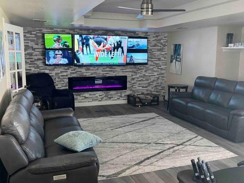 Plush Las Vegas Retreat 5 min from Strip