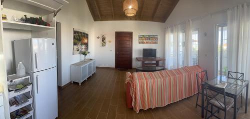 Η κουζίνα ή μικρή κουζίνα στο Vittoria House A-308